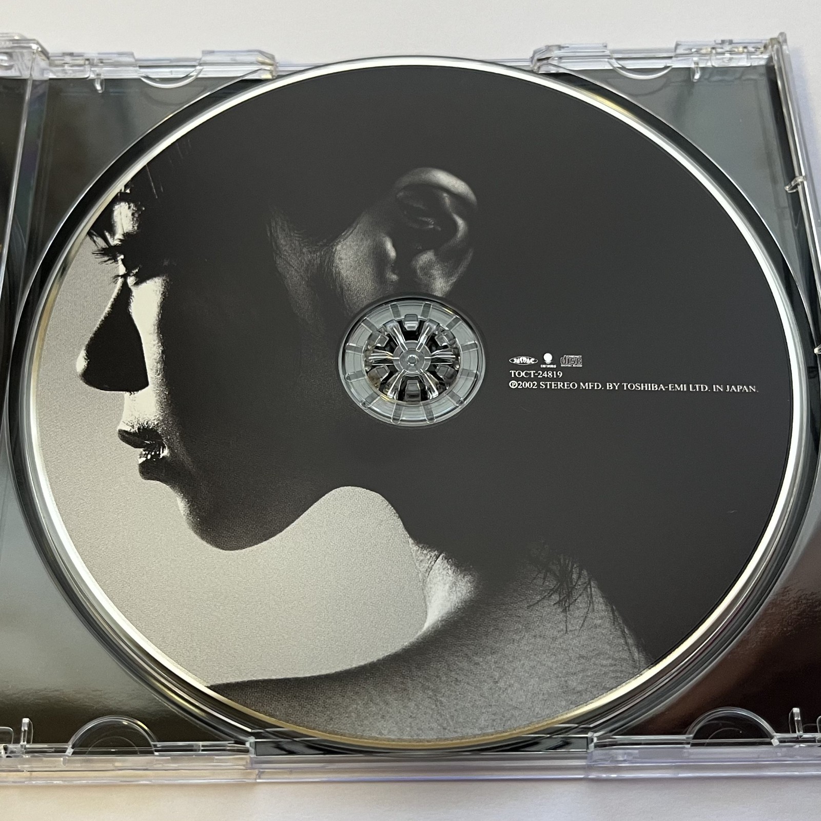 Utada Hikaru DEEP RIVER Japan CD Album 2002 TOCT-24809 Near Mint Disc