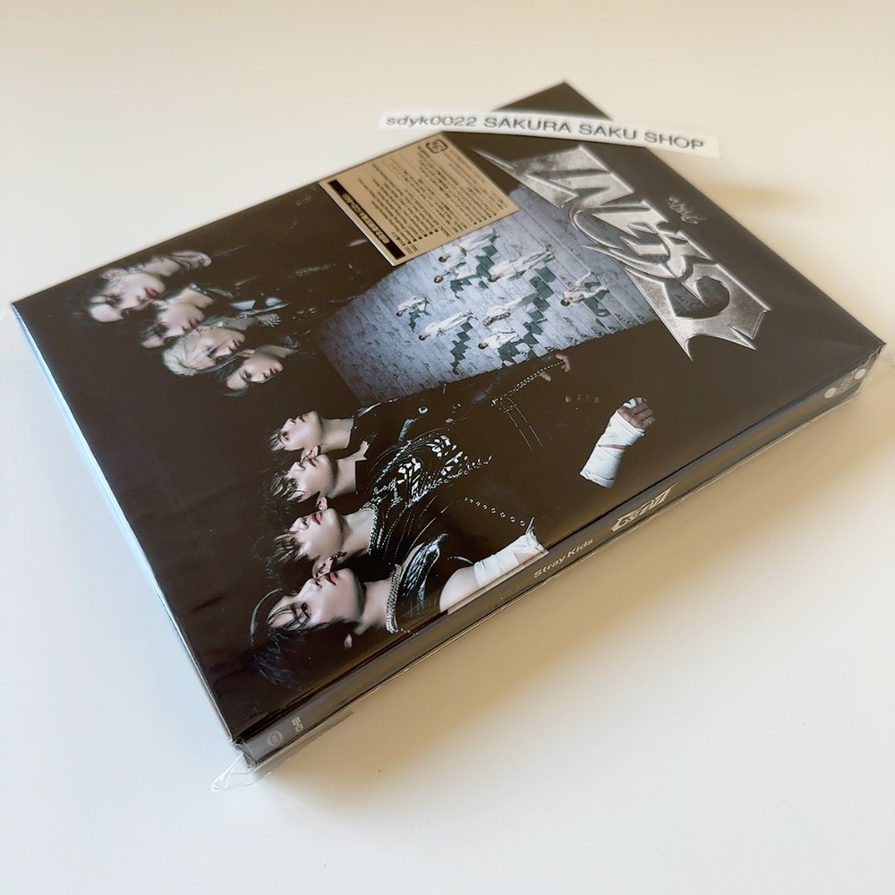 Stray Kids GIANT Limited Edition Type A CD+Blu-ray Japan 2nd Album ESCL-6024