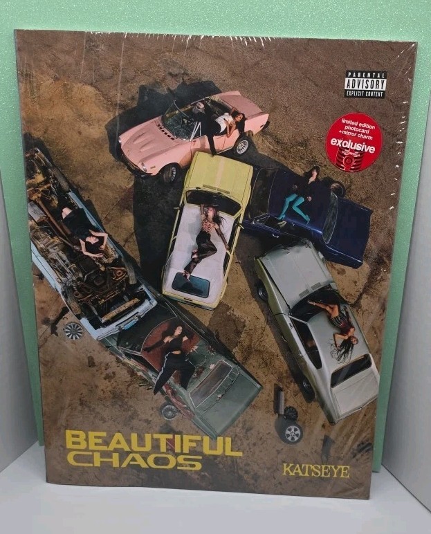KATSEYE – BEAUTIFUL CHAOS LIMITED EDITION PHOTOCARD+MIRROR CHARM