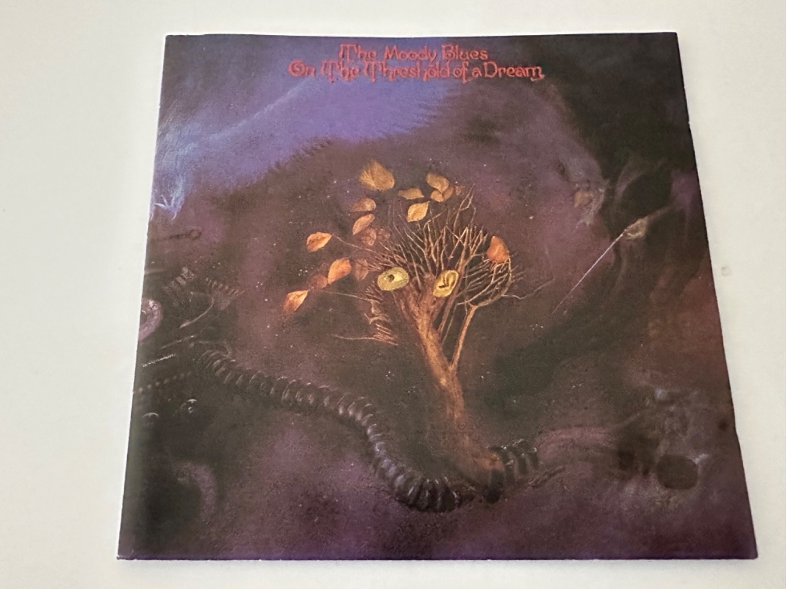 THE MOODY BLUES – DIGITAL REMASTERED CD – ON THE THRESHOLD OF A DREAM -13 TRACKS