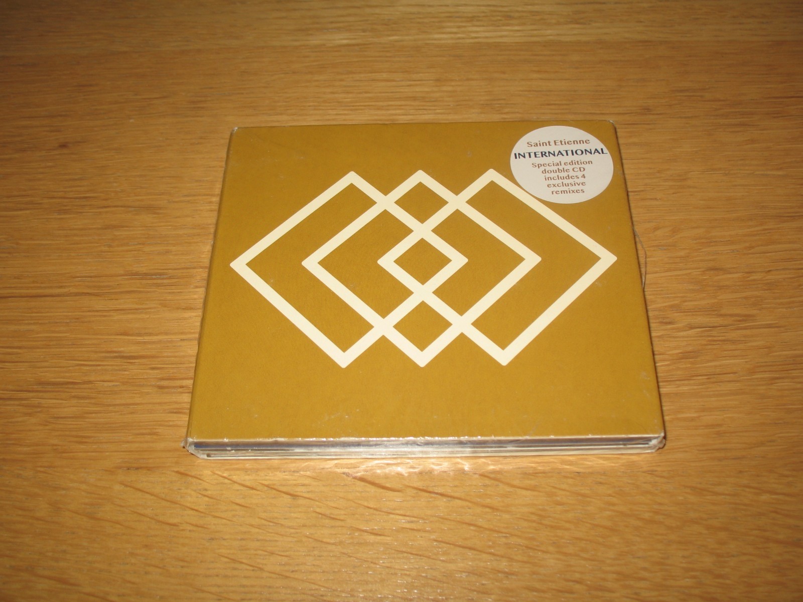 SAINT ETIENNE INTERNATIONAL DELUXE EDITION DOUBLE CD WITH RARE MIXES OOP SEALED