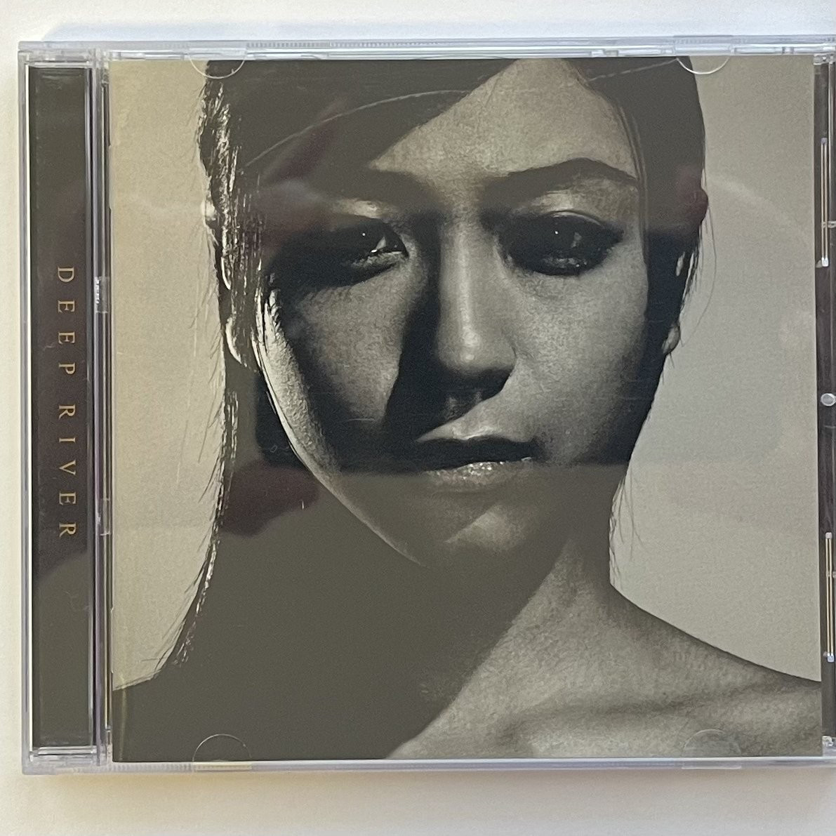 Utada Hikaru DEEP RIVER Japan CD Album 2002 TOCT-24809 Near Mint Disc