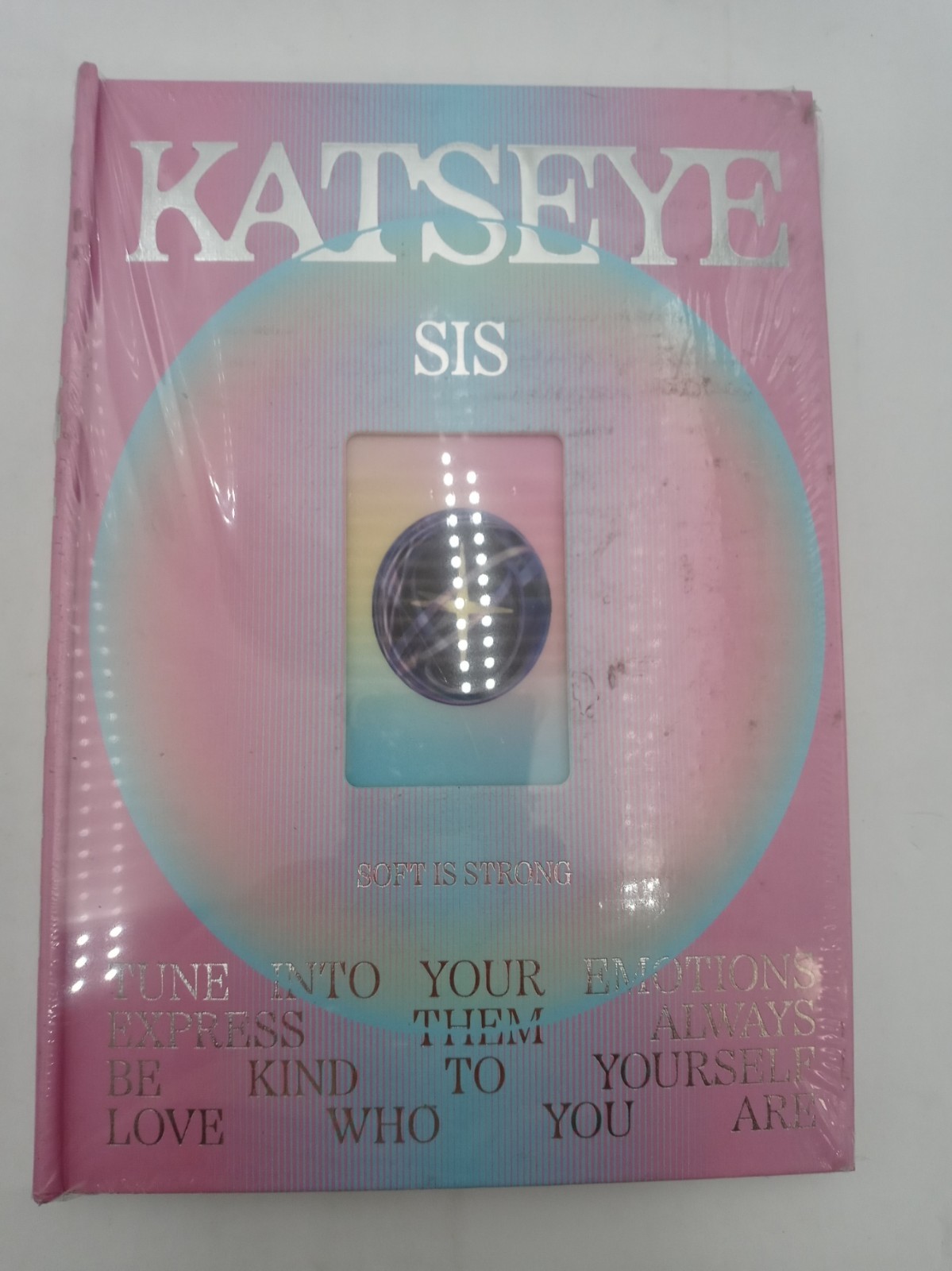 KATSEYE SIS Soft Is Strong CD Box Set Soft Ver – See Description 0602465902105