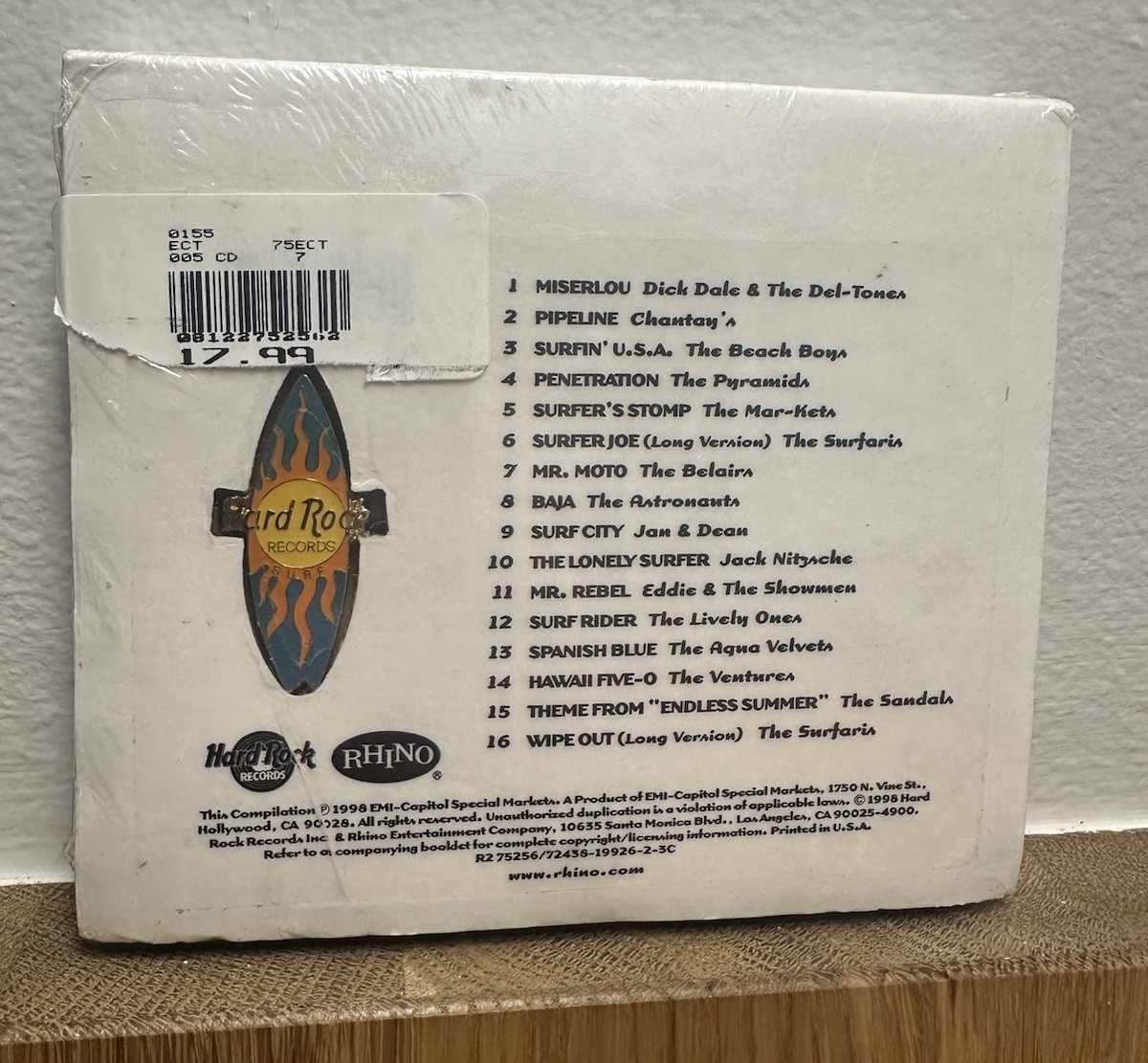 Hard Rock Cafe Surf CD Surfboard PIN Beach Boys Surfin’ U.S.A. Limited Sealed