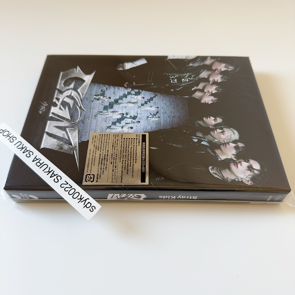 Stray Kids GIANT Limited Edition Type A CD+Blu-ray Japan 2nd Album ESCL-6024