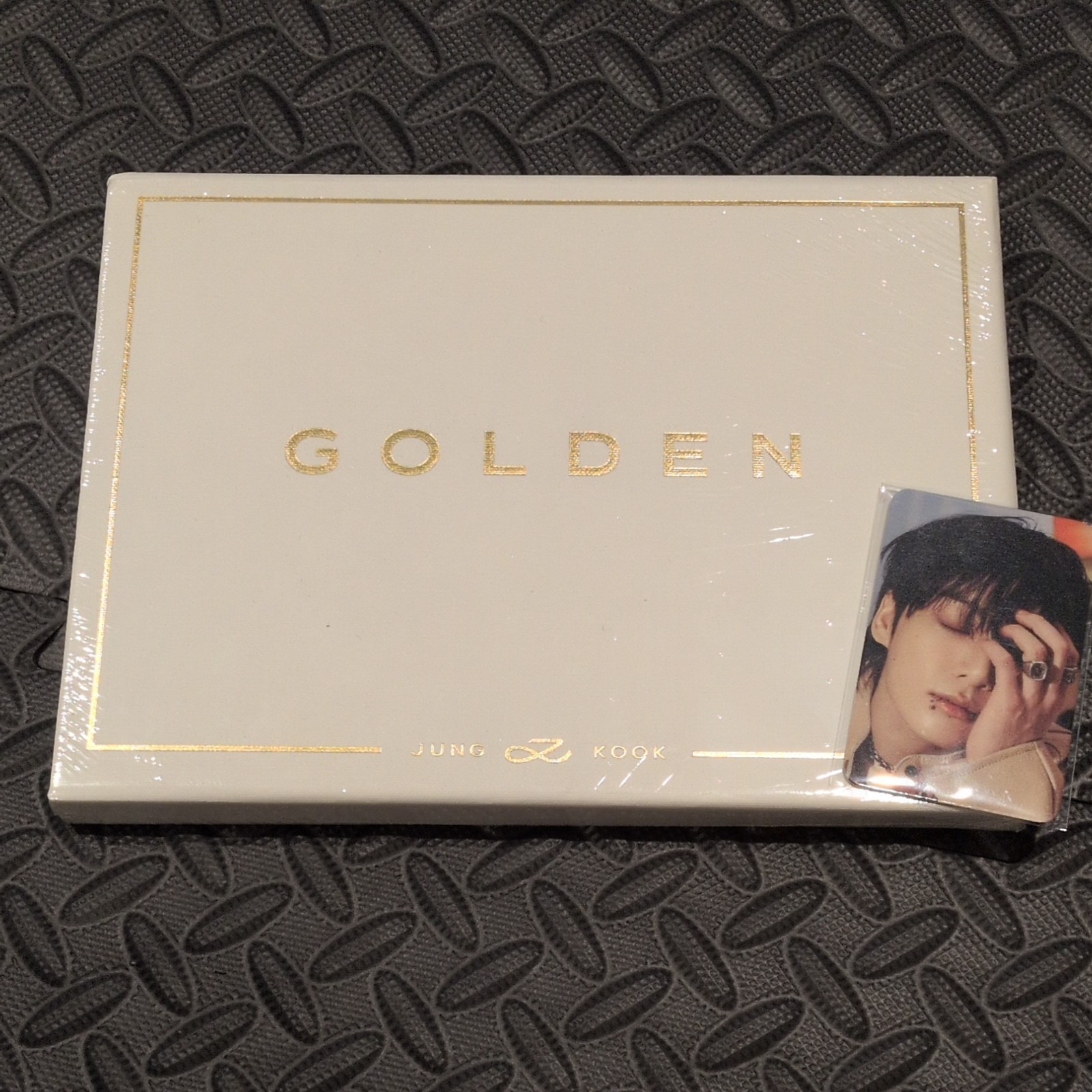 BTS -JUNG KOOK -GOLDEN + Photo Card – SOLID VERSION – BRAND NEW SEALED