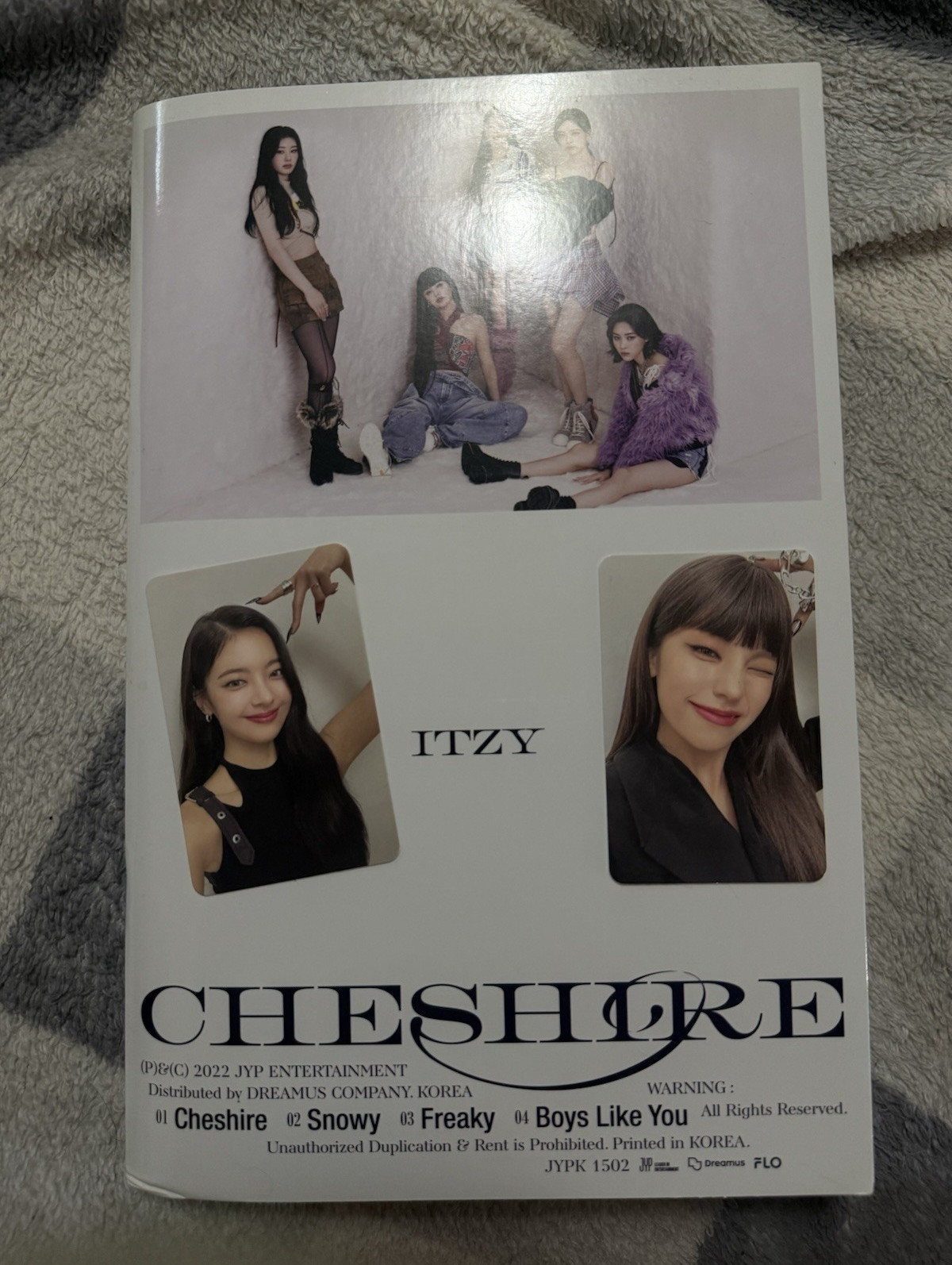 ITZY Cheshire Album CD 2022 K-Pop JYP Entertainment Cardboard Sleeve JYPK1502