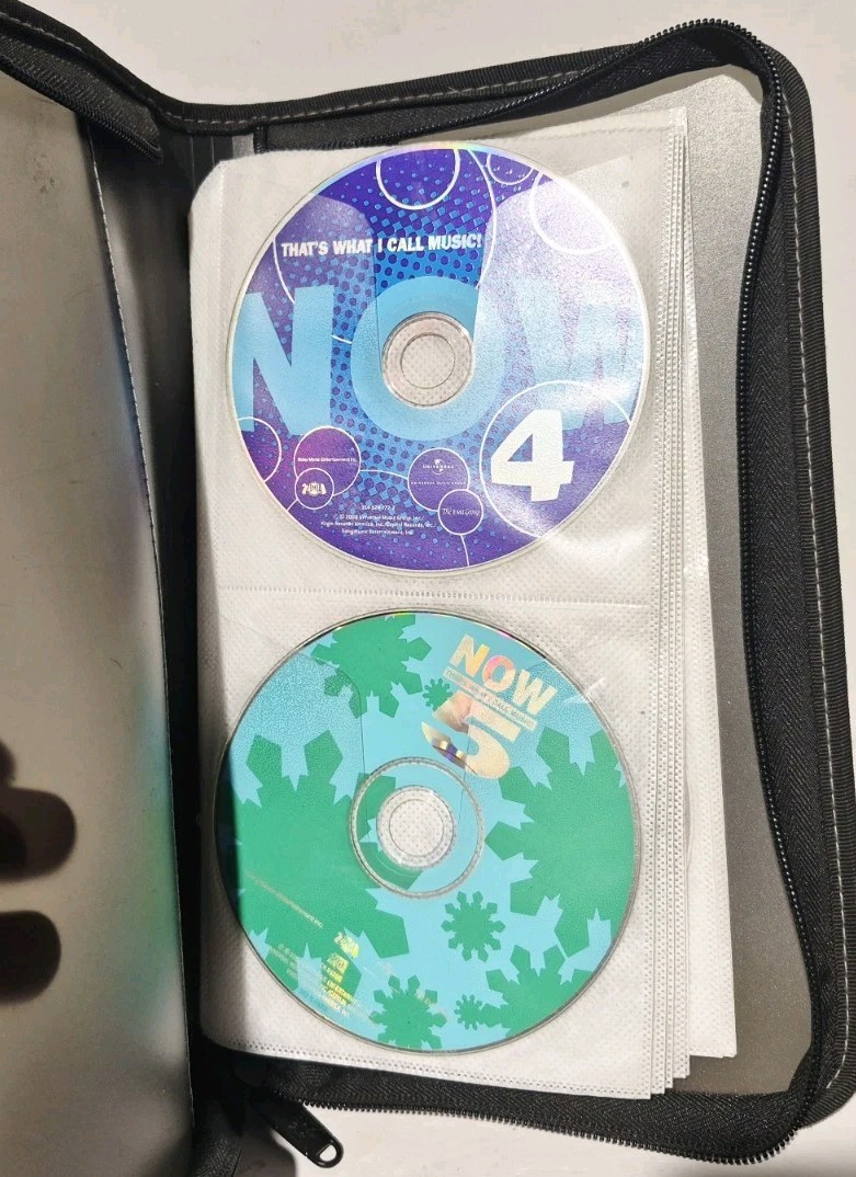 LOT OF 22 WOW HITS CDS IN BINDER ~ 4-19, 21, 22, 31, CHRISTMAS & 1980’S
