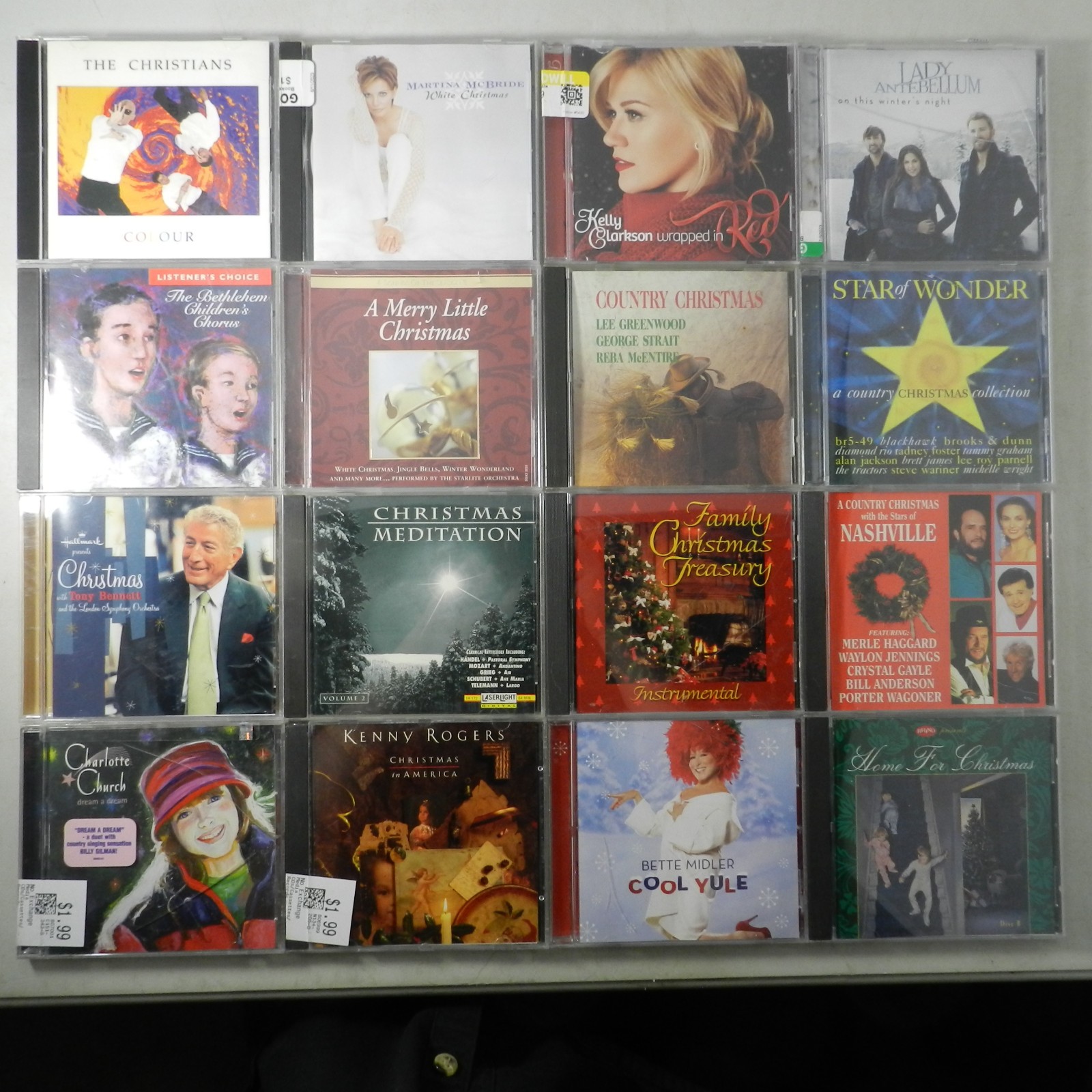 LOT of 16 Christmas Music CDs – Kelly Clarkson + McBride + Antebellum +MORE
