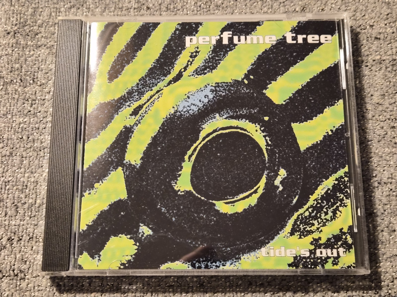 (518) Perfume Tree Tide’s Out CD WDM 1007-2 World Domination Recordings